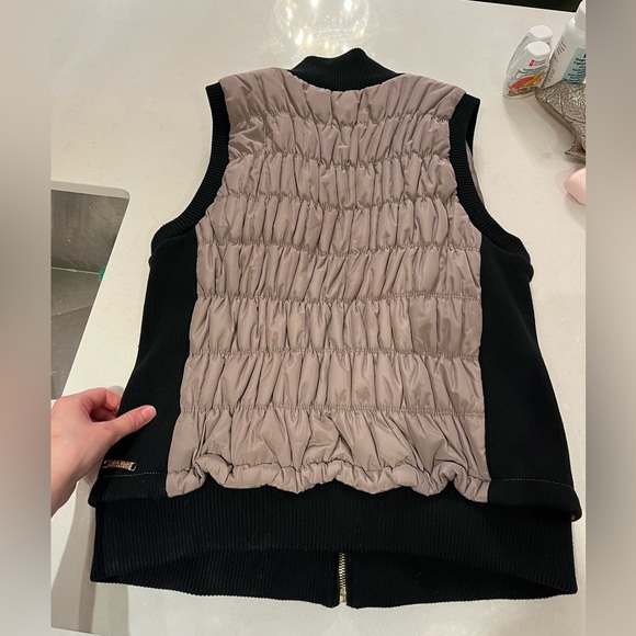 Calvin Klein Performance XL Beige Black Gold Vest - Picture 4 of 4
